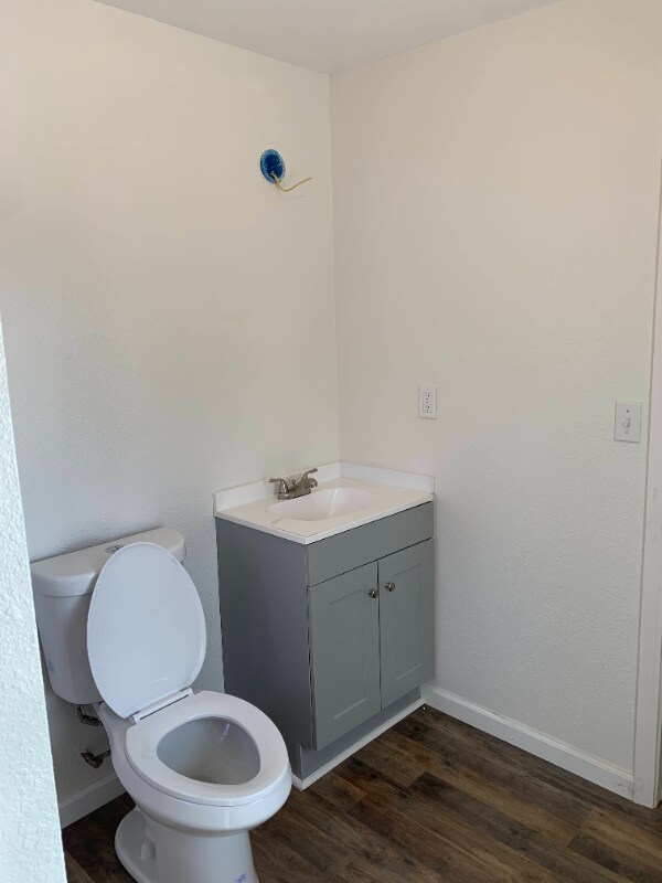 Building Photo - 121 S Main St