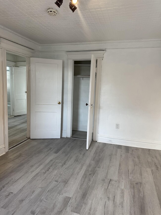 Building Photo - 1114 79th St
