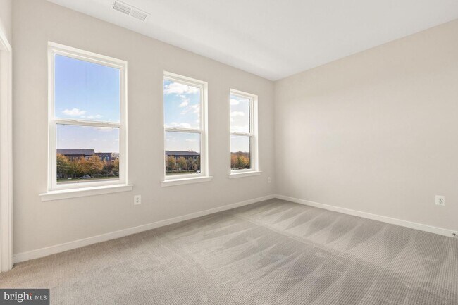 Building Photo - 23142 Horseshoe Trl Sq