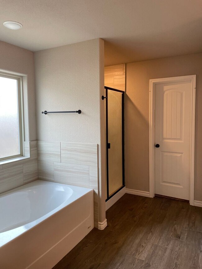 Building Photo - Available Now | **NO PETS*** | Beautiful Single-Story 4 BR, 2.5 Bath | Covered Patio | Close to F...