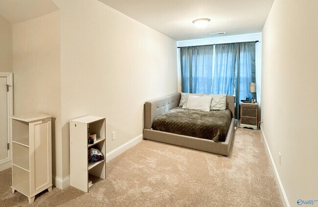 Building Photo - 3108 Henry Rd SE