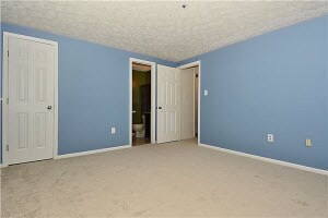 Building Photo - Spacious 2BR/2BA Condo in the Heart of How...