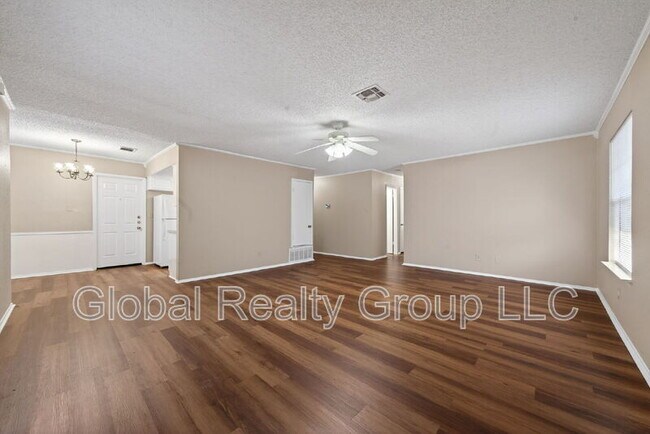 Building Photo - 4834 Sorrento