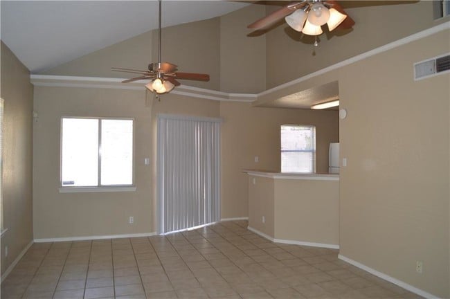 Building Photo - 11713 Snow Hawk Dr
