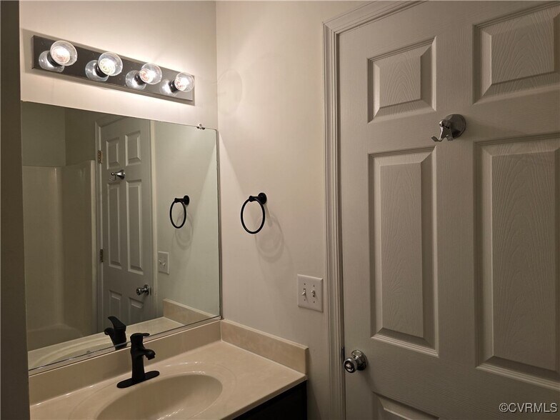 Building Photo - 10741 Mountain Ash Dr