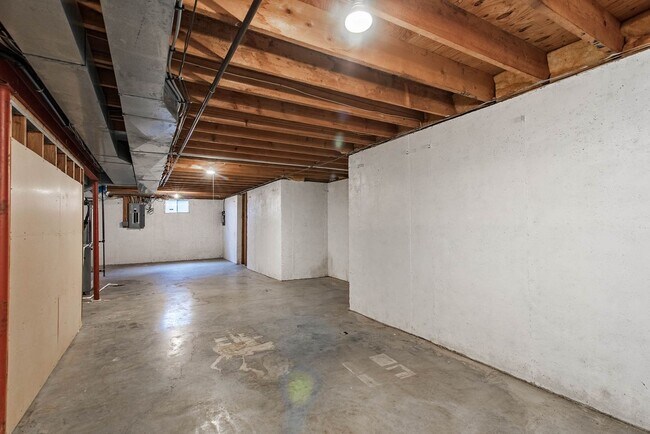 Building Photo - 8304 W 122nd St