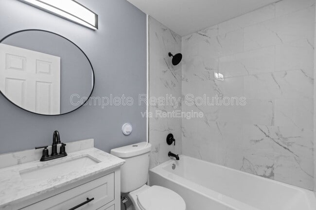 Building Photo - 9722 Lorna Ln