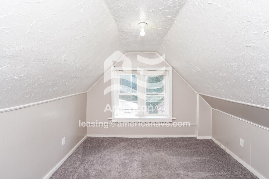 Building Photo - 445 N 9th Ave