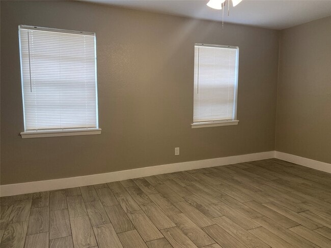 Building Photo - 231 Acker St