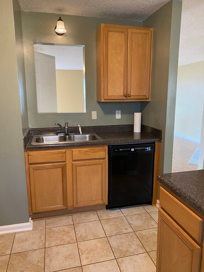 Building Photo - 125 Chastain Cir