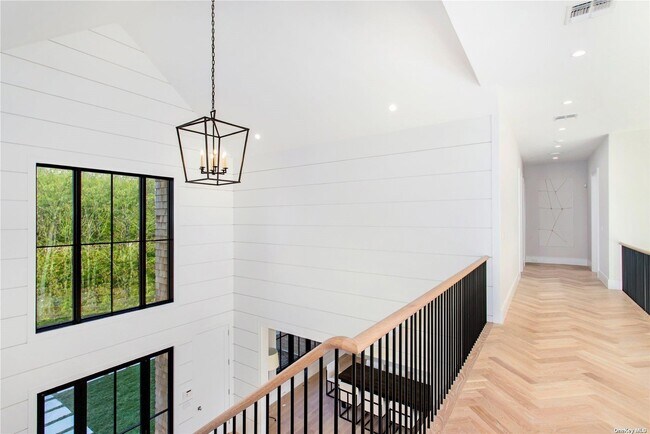 Building Photo - 780 Sagg Rd