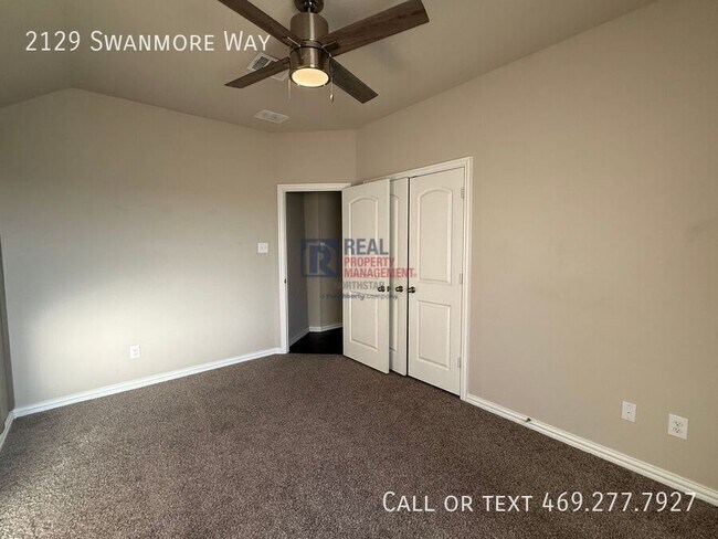 Building Photo - 2129 Swanmore Way