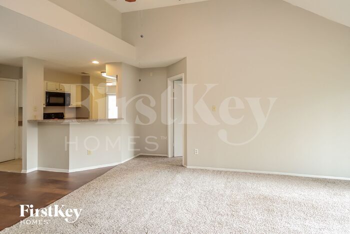 Building Photo - 2710 Village Ct