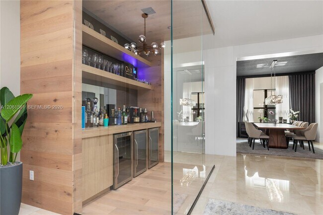Building Photo - 9529 Eden Roc Ct