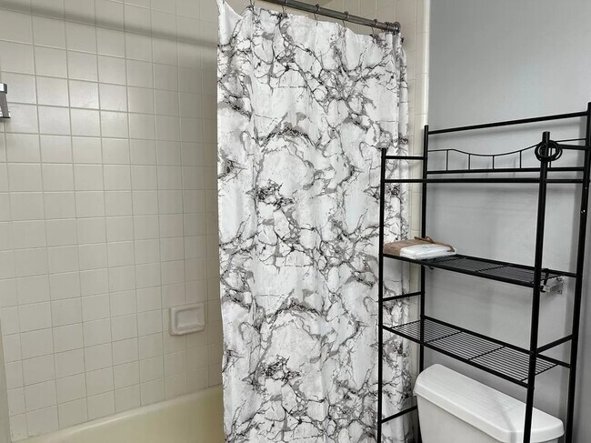 Building Photo - 300 Riverfront Dr