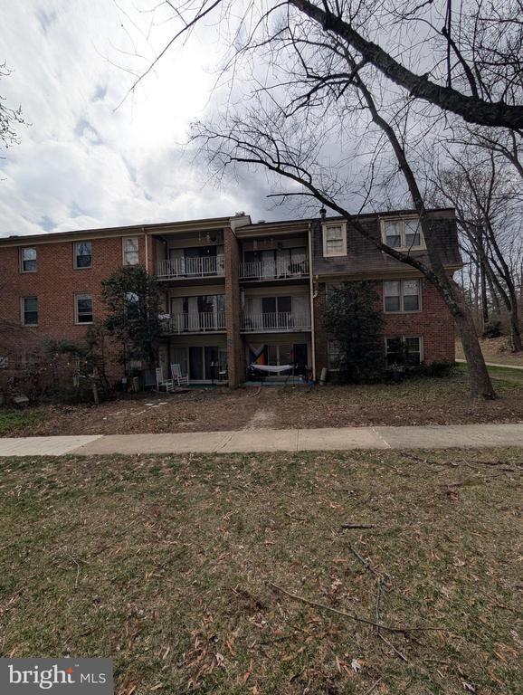 Building Photo - 5964 Westchester Park Dr