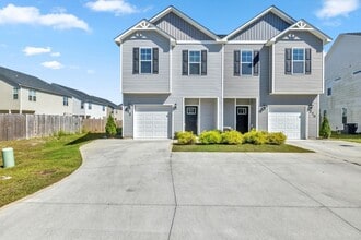 Building Photo - Townhouse For Rent in Holly Ridge