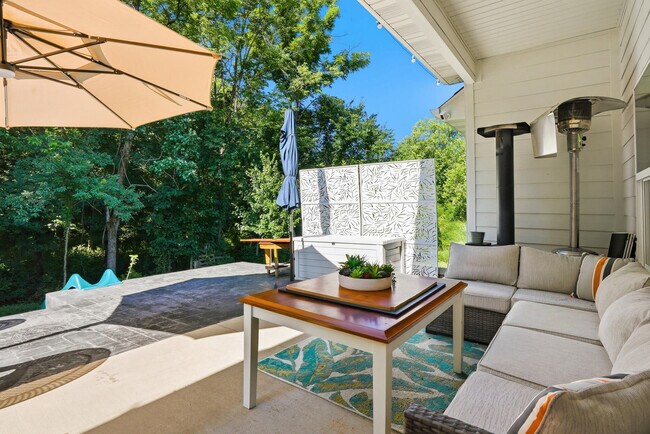 Building Photo - 2404 Baxley Dr