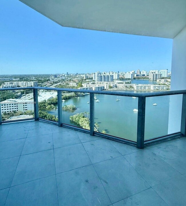 Building Photo - 17301 Biscayne Blvd