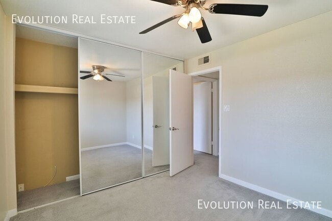 Building Photo - 5995 N 78th St