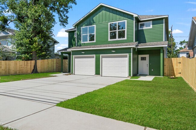 Building Photo - 404 Forest Hill Blvd