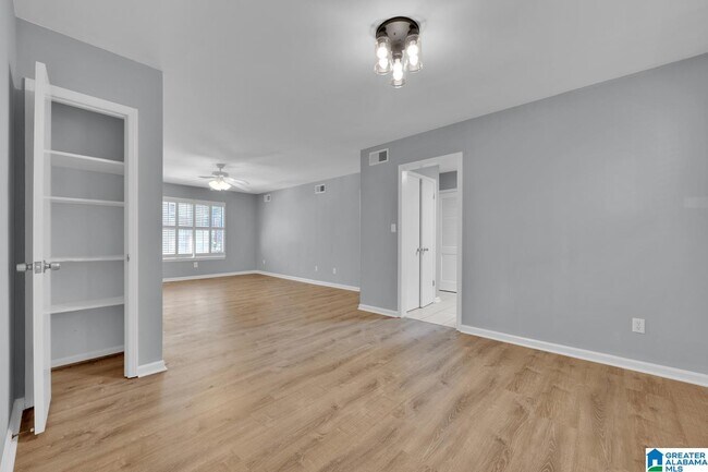 Building Photo - 2060 Montreat Dr