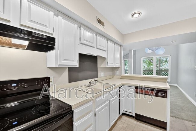 Building Photo - 7425 Ashfield Ct