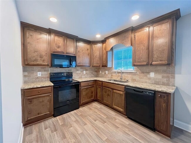 Building Photo - 5332 Lawson Lake Dr