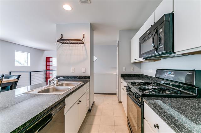 Building Photo - 3801 San Jacinto St