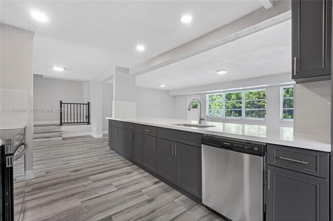 Building Photo - 3303 NW 37th Ave