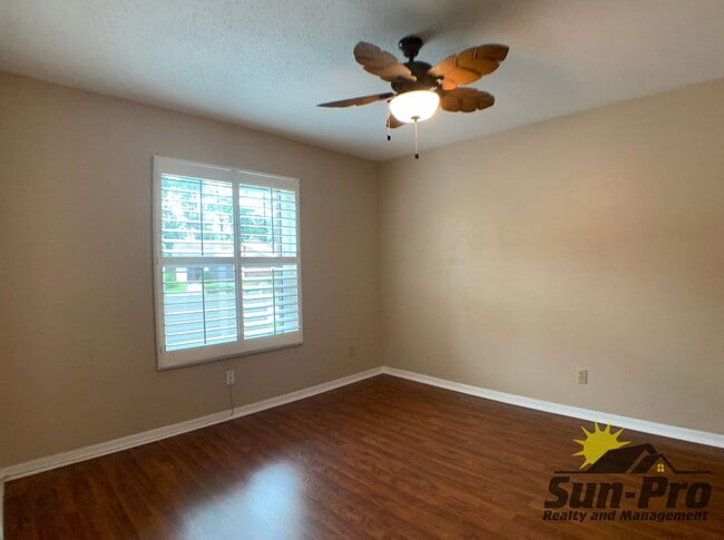Building Photo - 1005 Fox Trace Ct