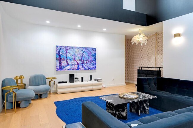 Building Photo - 7809 Woodrow Ave