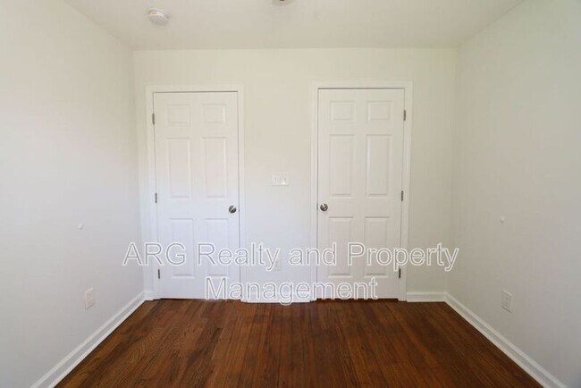 Building Photo - 1095 Ira St SW