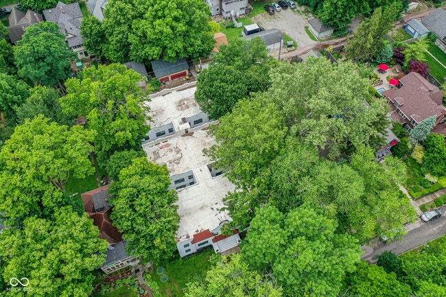 Building Photo - 590 Woodruff Pl W Dr