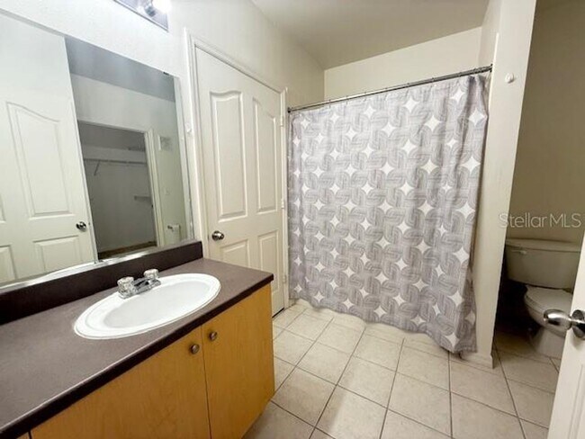 Building Photo - Siena one Bedroom condo with a Den