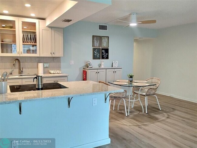 Building Photo - 3402 Bimini Ln