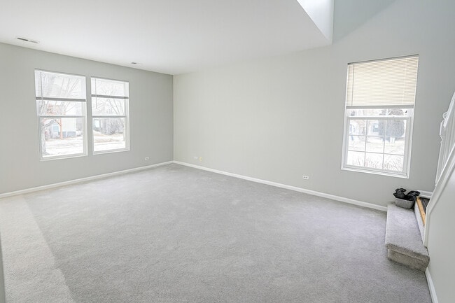 Building Photo - 3174 Bromley Ln