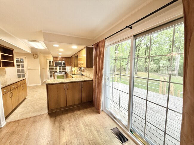 Building Photo - 102 Blueridge Pl