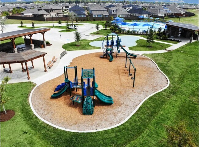 Building Photo - 21170 Alder Oaks Dr
