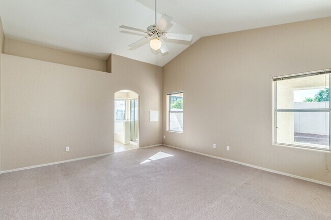 Building Photo - POPULAR RED MOUNTAIN RANCH COMMUNITY