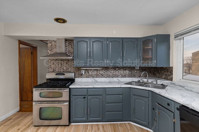 Building Photo - 10044 Pepper Ln