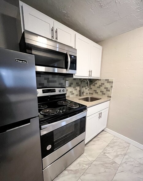 306 Craft Ave Unit 8 - The Oaks