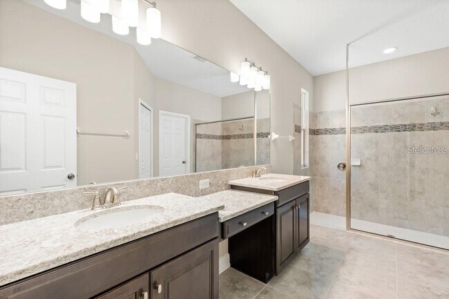 Building Photo - 16010 Sonoma Grv Cir