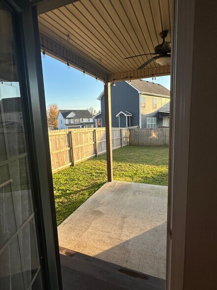 Building Photo - 1124 Eagles View Dr