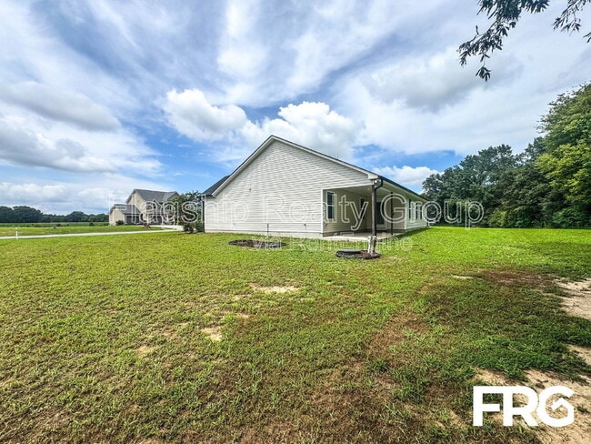 Building Photo - 110 Highland Pk Dr