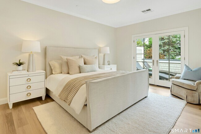 Building Photo - 340 Heights Rd