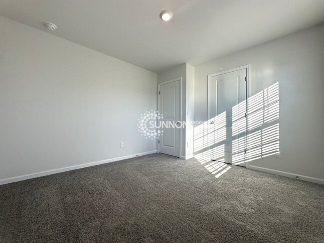 Building Photo - 4 Bedroom 2.5 Bathroom in Dallas NC