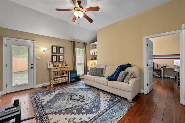 Building Photo - Gorgeous Cul-d-Sac home in Coveted Mansfie...