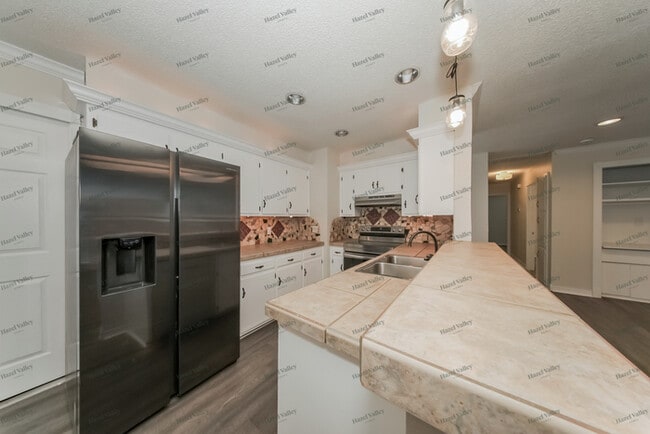 Building Photo - 512 Annawood Dr