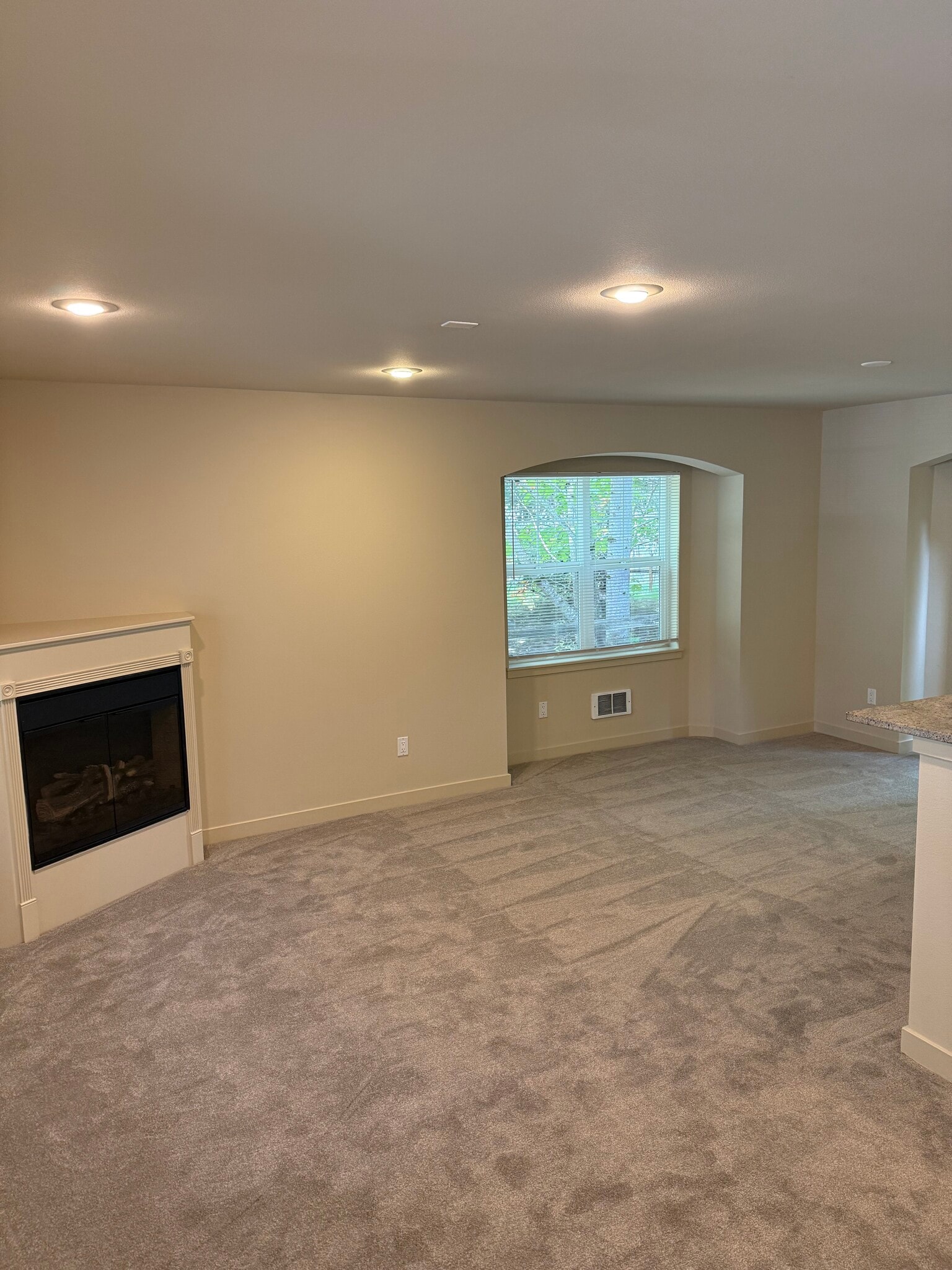 Building Photo - 16524 33rd Ave W